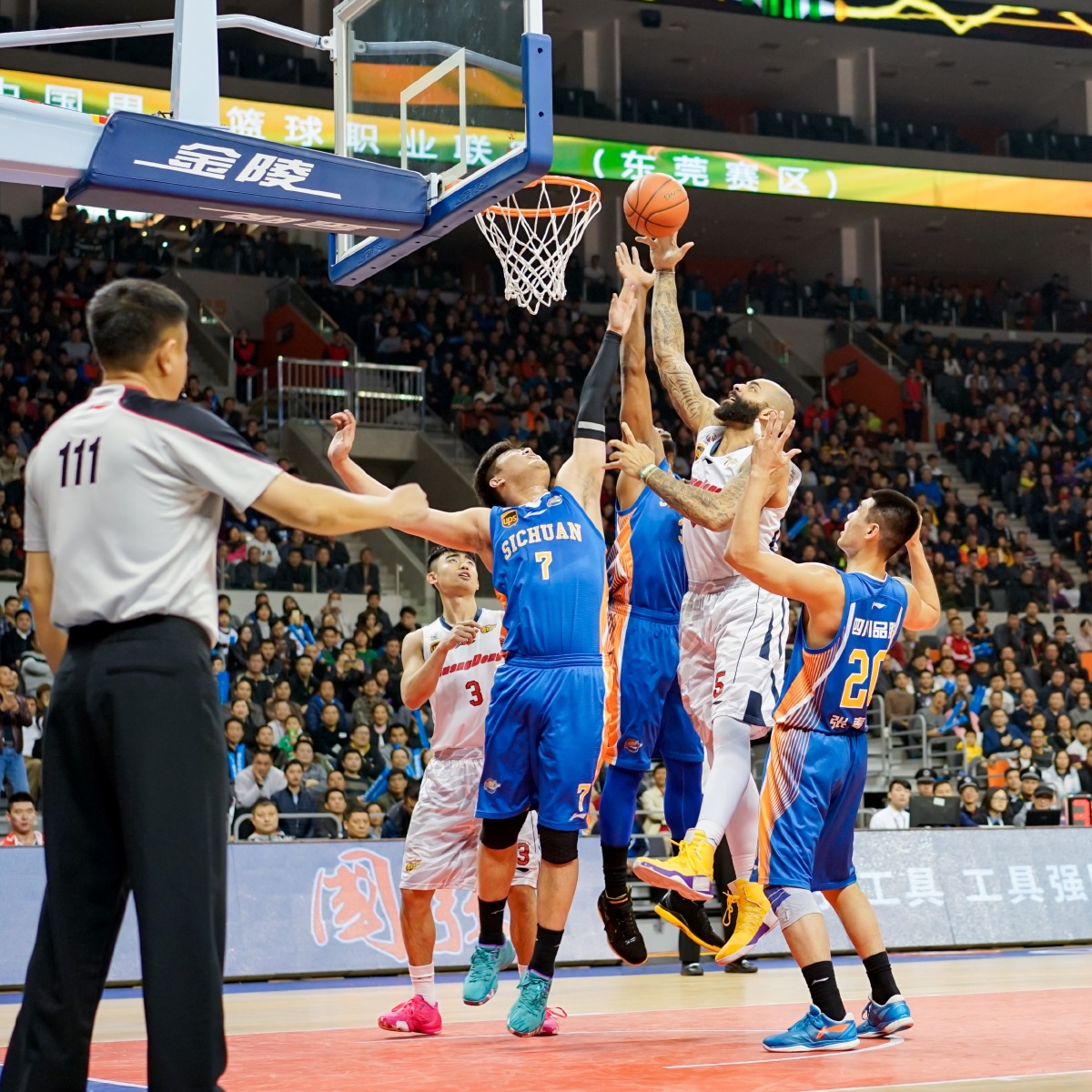 沃尔特马德：每次在纽卡进球基米希都会发短信祝贺，他人巨好（沃尔特马德：我每次在纽卡破门，基米希都会发来祝贺短信，人特别好）