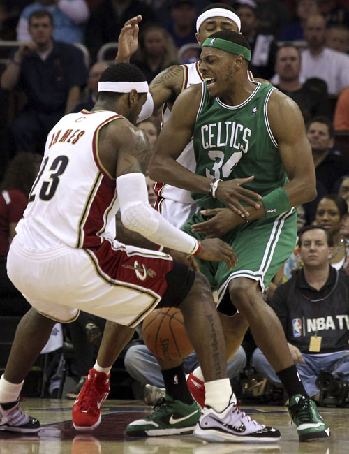 巴恩斯与奎克利的低迷表现（巴恩斯与奎克利表现不振）