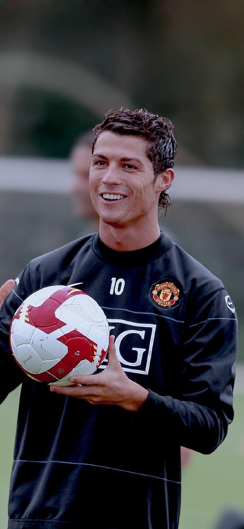 德天空：诺伊尔因肠胃感染缺席合练，乌尔比希可能替代他出场（德天空：诺伊尔肠胃感染无缘合练，乌尔比希或替代出场）