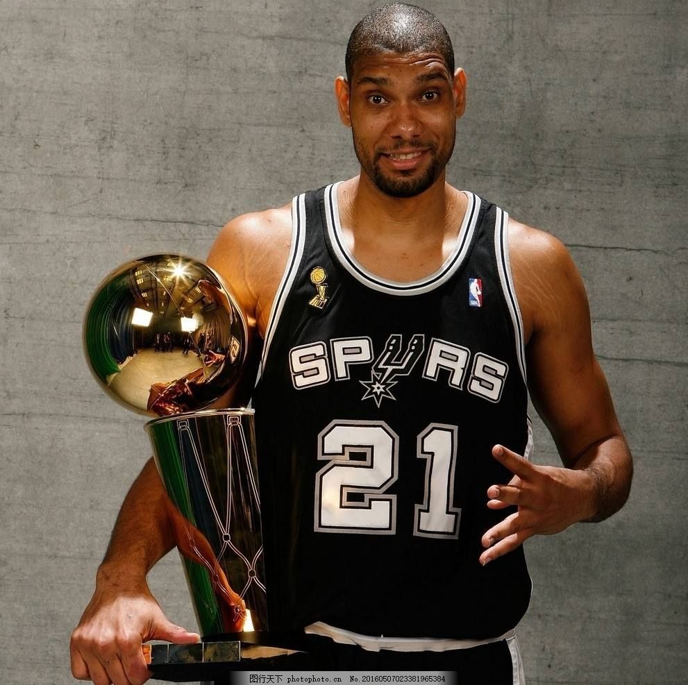 末节连中三分，怀特助球队（怀特末节连飙三分 助球队）