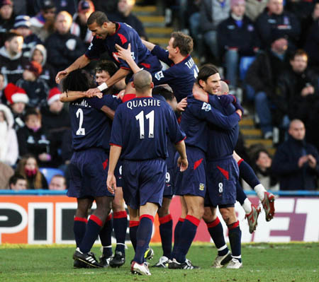 波杰姆斯基展现卓越传球技巧，助力巴特勒得分（波杰姆斯基妙传不断，巴特勒高效取分）