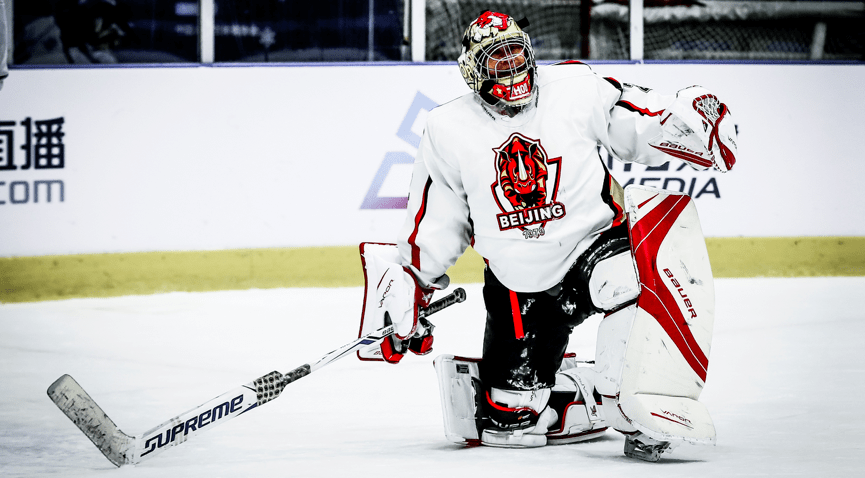 国足友谊赛战胜韩国展现新阵容（国足热身赛力克韩国，全新阵容亮相）