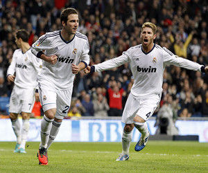 里夫斯状态低迷，得分赛季新低引发关注（里夫斯近况低迷，赛季得分创新低引关注）