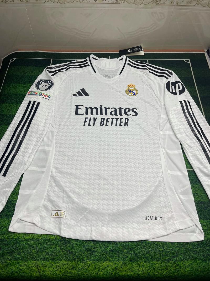 21岁的天空：最佳新人博格巴2014年巴西世界杯个人集锦（博格巴21岁高光时刻：2014年巴西世界杯最佳新秀个人集锦）