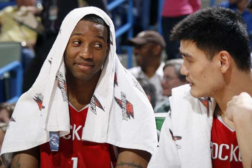 米体：斯帕莱蒂考虑放弃无锋阵，重新启用2名进攻中场+1名中锋（米体：斯帕莱蒂或放弃无锋战术，改用两名进攻中场搭配一名中锋）