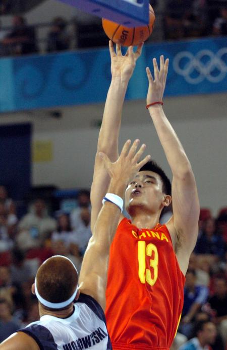 德天空：那不勒斯想签弗赖堡中场曼赞比顶替受伤的德布劳内（德天空：那不勒斯欲引进弗赖堡中场曼赞比，填补德布劳内伤缺）