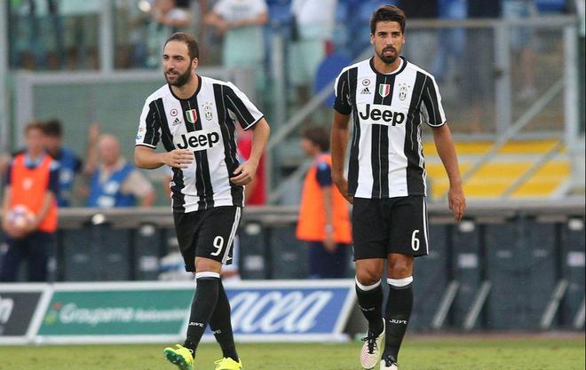 莫耶斯：本赛季英超判罚标准摇摆不定，裁判也懒得解释（莫耶斯批评本季英超判罚不统一，裁判不愿解释）