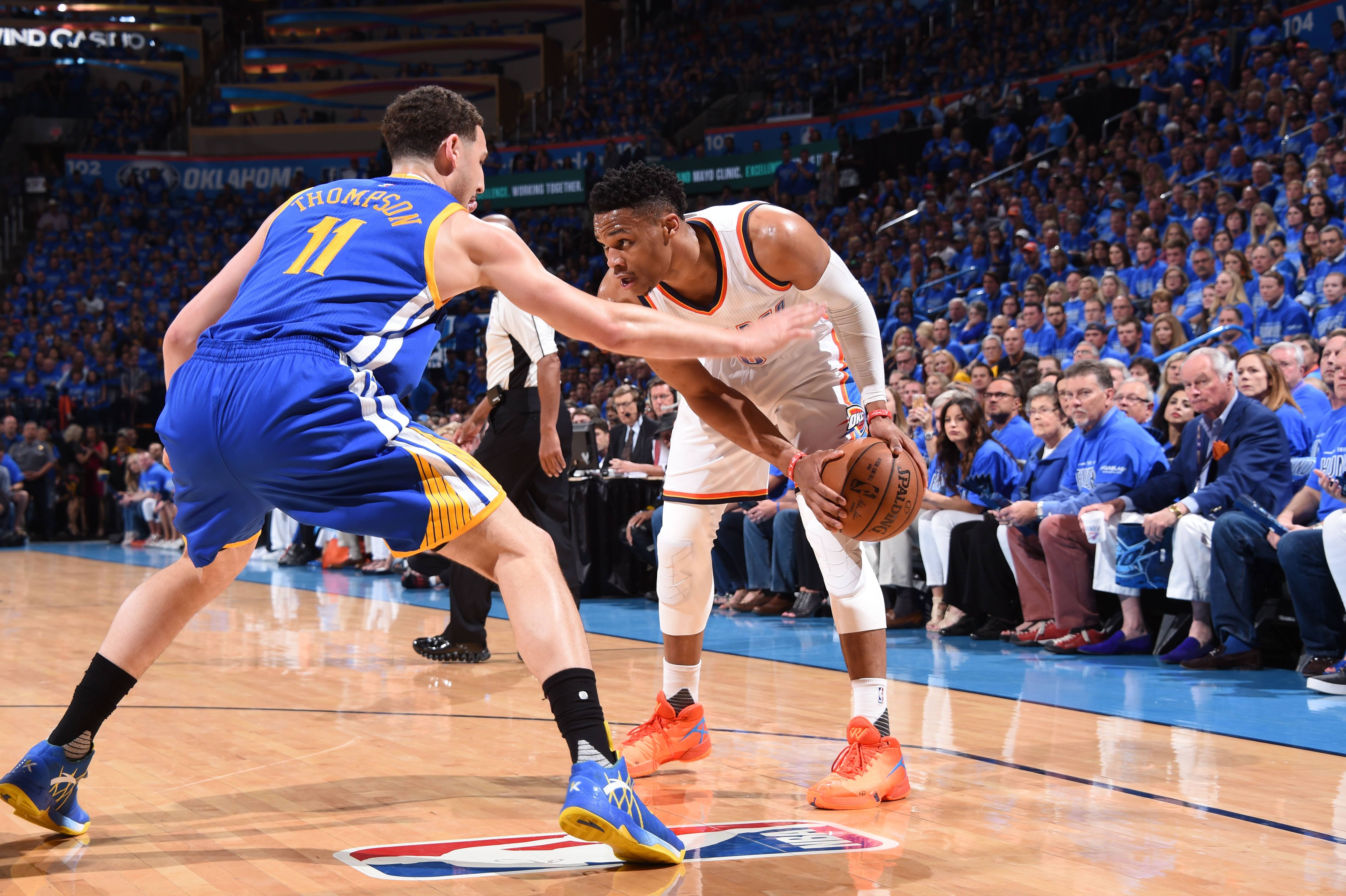 伦纳德回归后攻防全面开花