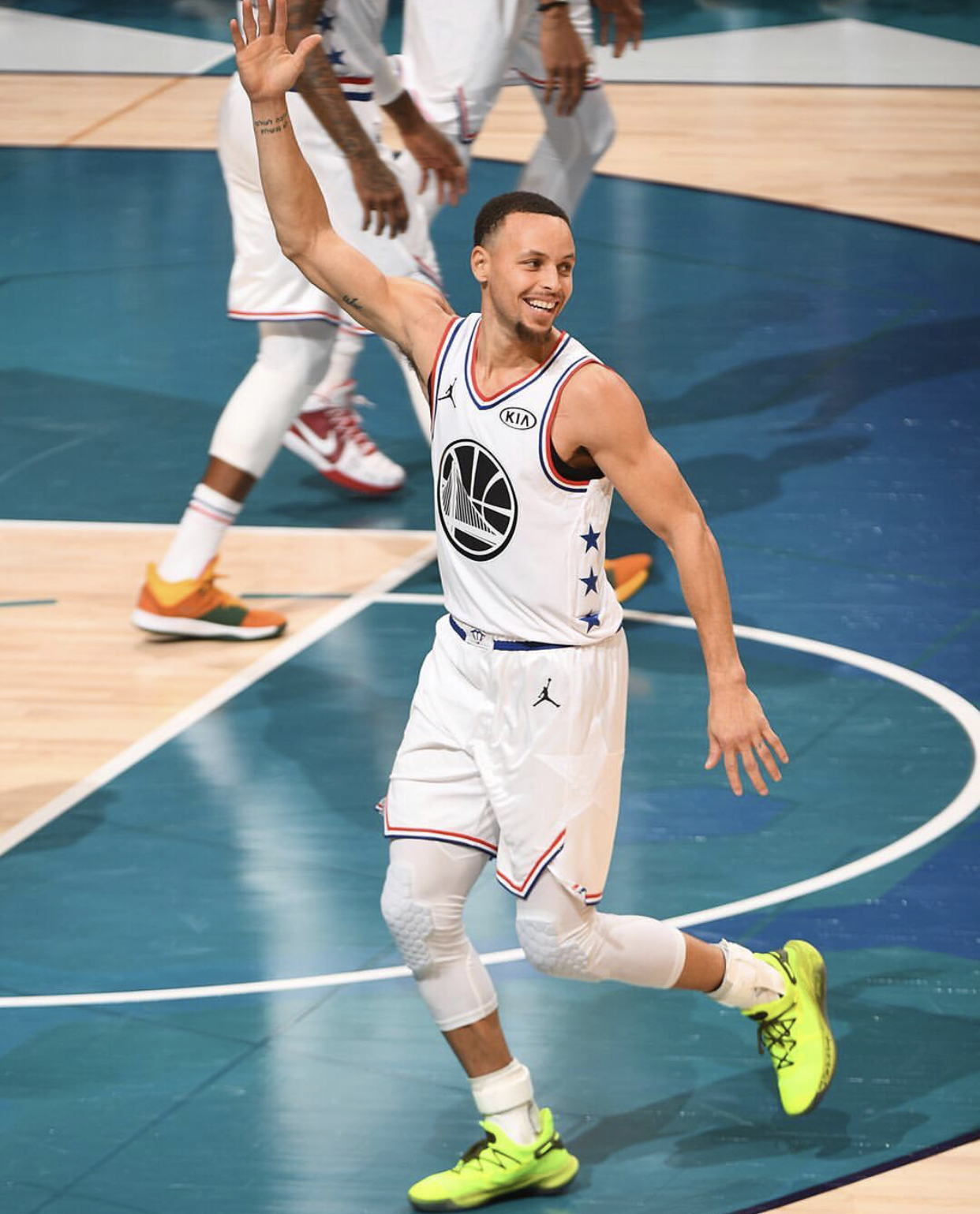 西蒙尼直面客场困境：“在巴塞罗那我们竞争得很好”（西蒙尼谈客场难题：我们在巴萨踢得不错）