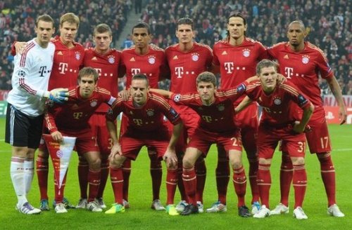 西甲半场：纳瓦罗、N.威廉姆斯建功，毕尔巴鄂2-0莱万特（西甲半场战报：毕尔巴鄂2-0领先莱万特，纳瓦罗与N.威廉姆斯破门）