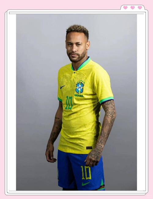 足球西甲榜首易主，冠军形势再变（西甲榜首更迭，冠军悬念再起）