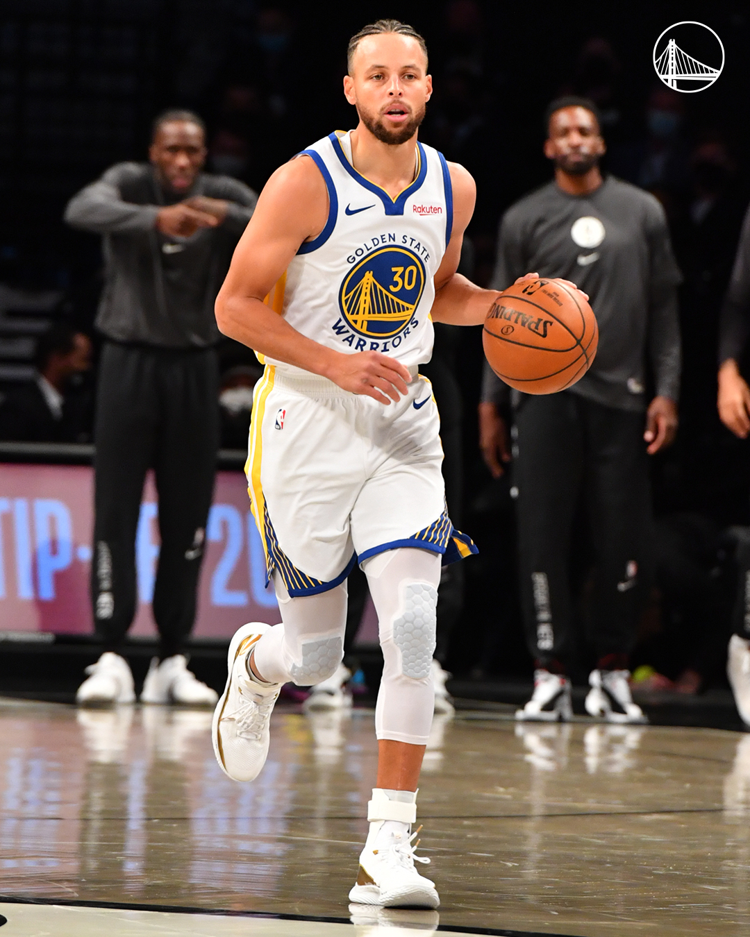 亚历山大-沃克表现不佳，半场颗粒无收（亚历山大-沃克状态低迷，半场零得分）